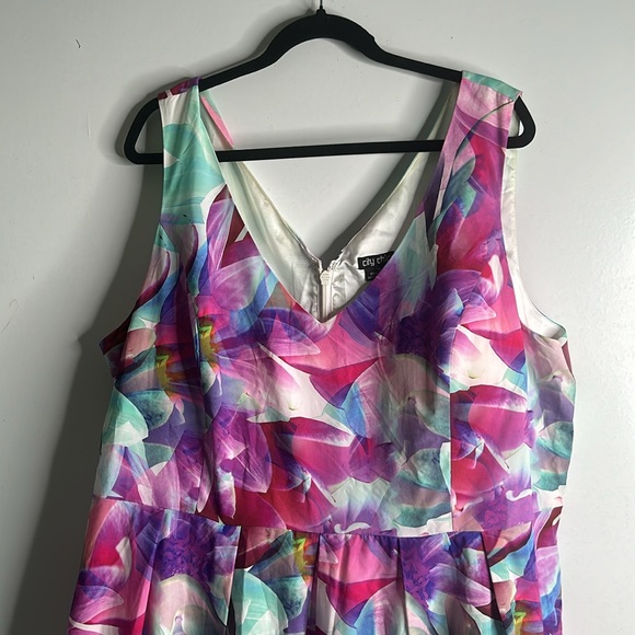 City chic secret garden vneck pleated knee length dress size xL - Picture 6 of 12